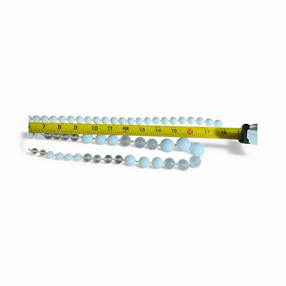 Two Vintage Necklaces White and Frosted Beads Unsigned - Picture 8 of 13